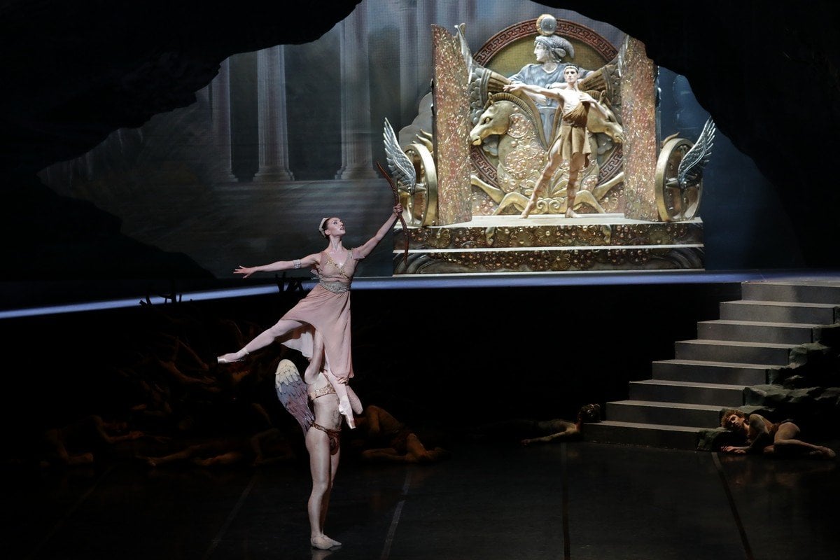 25 Sylvia choreography by Manuel Legris photo by Brescia e Amisano ©Teatro alla Scala 2022 Nicola Del Freo Martina Arduino Mattia Semperboni 25 - Sylvia - choreography by Manuel Legris - photo by Brescia e Amisano ©Teatro alla Scala 2022 - Nicola Del Freo, Martina Arduino, Mattia Semperboni