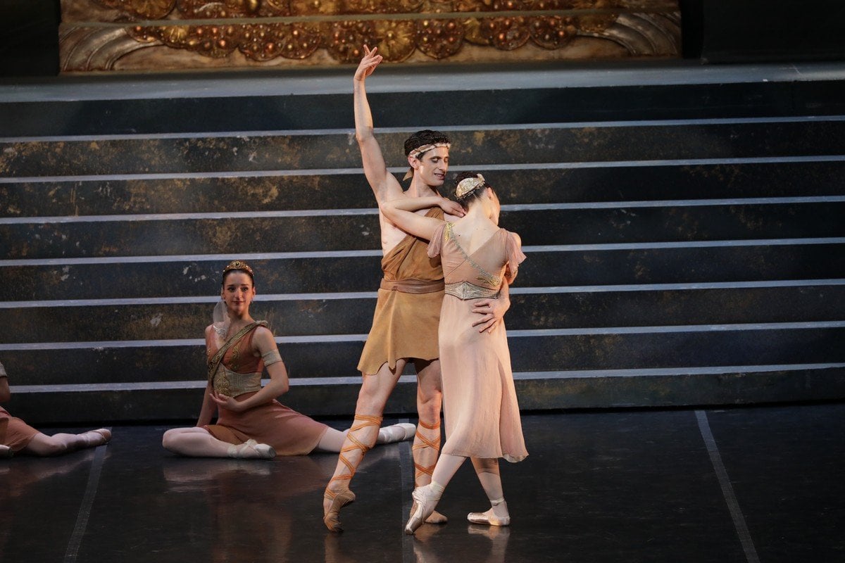30 Sylvia choreography by Manuel Legris photo by Brescia e Amisano ©Teatro alla Scala 2022 Martina Arduino Nicola Del Freo 30 - Sylvia - choreography by Manuel Legris - photo by Brescia e Amisano ©Teatro alla Scala 2022 - Martina Arduino, Nicola Del Freo