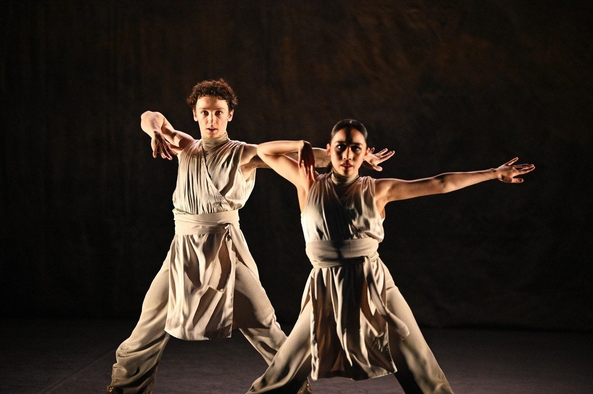 Ashley Coupal and Noam Durand dancing Ceyda Tancs NEFES in Emerging Dancer 2022 © Laurent Liotardo Ashley Coupal and Noam Durand dancing Ceyda Tancs NEFES in Emerging Dancer 2022 © Laurent Liotardo