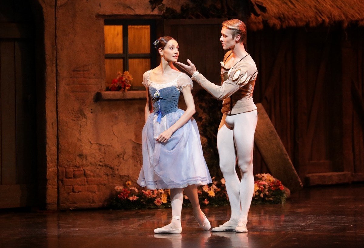 02 Giselle Nicoletta Manni Timofej Andrijashenko photo Brescia e Amisano ©Teatro alla Scala 02 - Giselle - Nicoletta Manni, Timofej Andrijashenko, photo Brescia e Amisano ©Teatro alla Scala