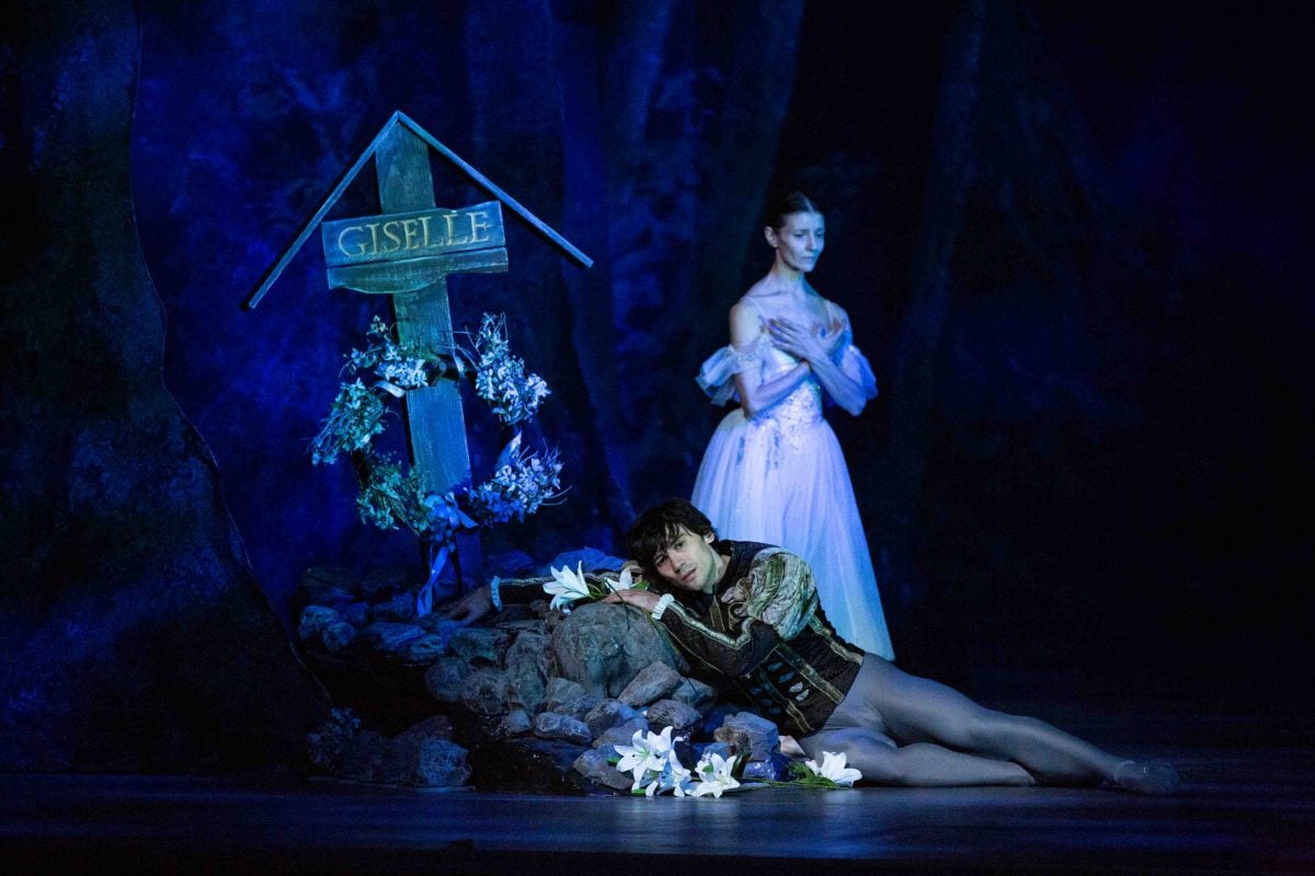 32 - Alina Cojocaru, Alexandr Trusch, London Coliseum, photo by Mark Senior