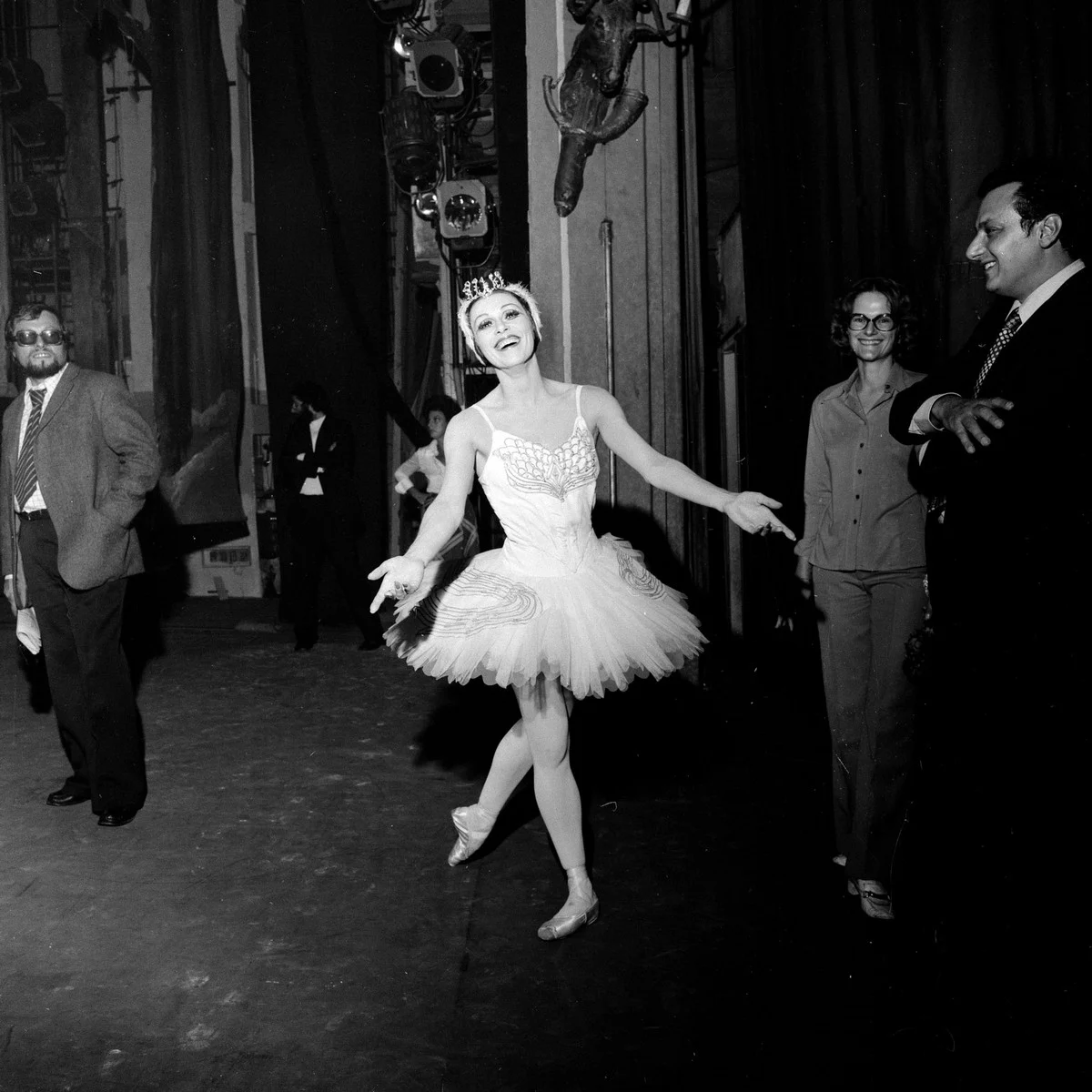 1975 Swan Lake Patricia Ruanne photo by Erio Piccagliani Teatro alla Scala jpg 1975 Swan Lake - Patricia Ruanne, photo by Erio Piccagliani, Teatro alla Scala