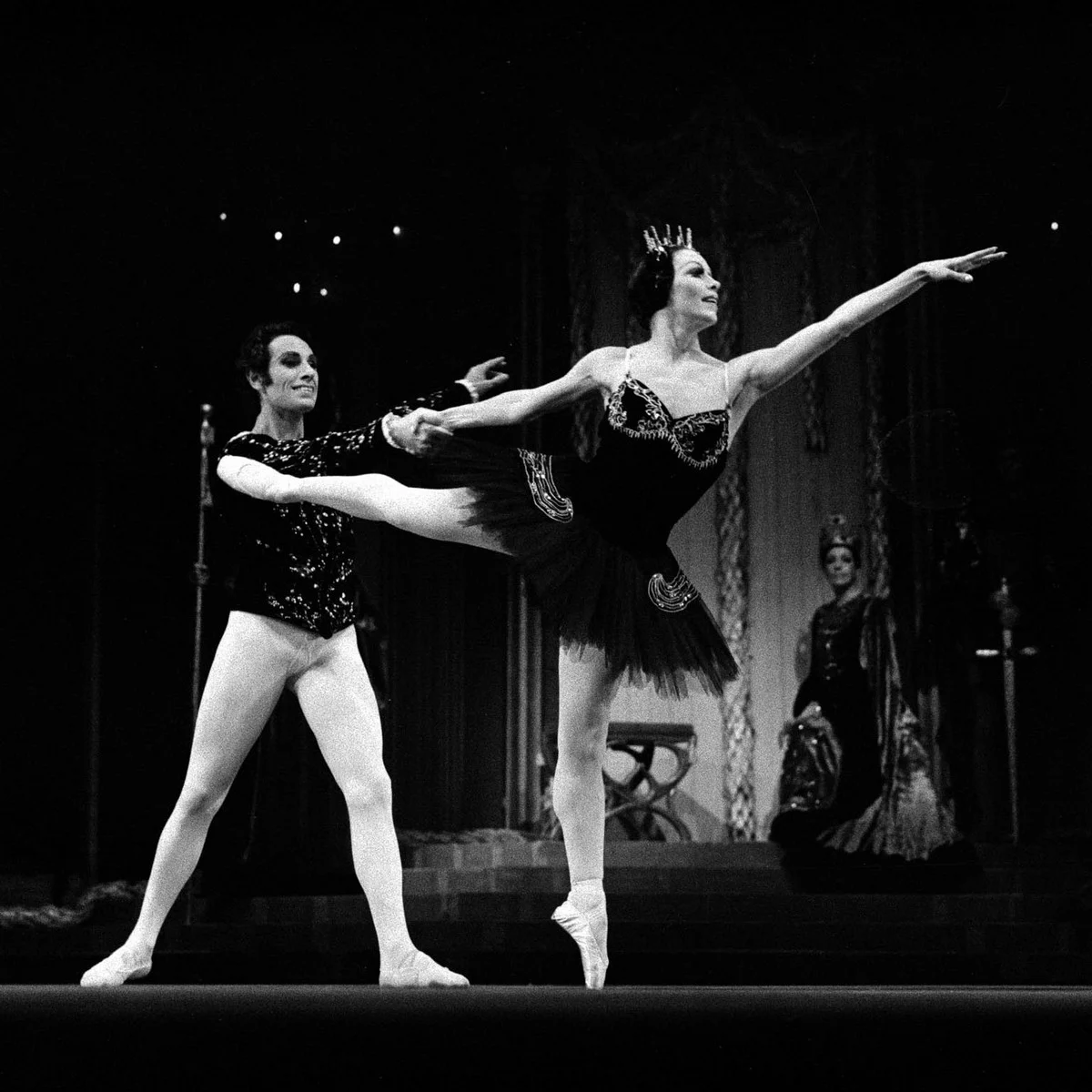 1975 Swan Lake Patricia Ruanne with Paolo Bortoluzzi photo by Erio Piccagliani Teatro alla Scala 01 jpg 1975 Swan Lake - Patricia Ruanne with Paolo Bortoluzzi, photo by Erio Piccagliani, Teatro alla Scala-01