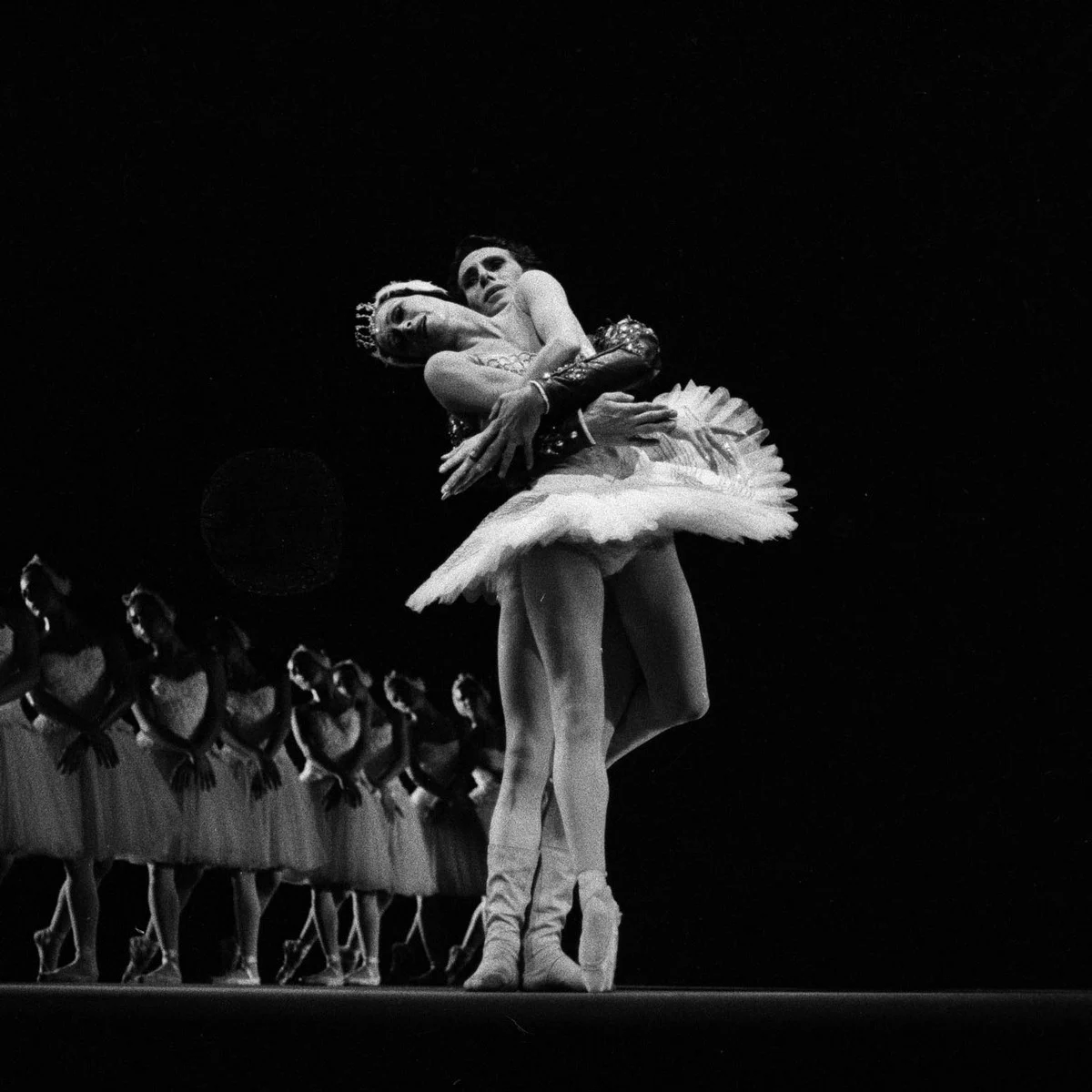 1975 Swan Lake Patricia Ruanne with Paolo Bortoluzzi photo by Erio Piccagliani Teatro alla Scala jpg 1975 Swan Lake - Patricia Ruanne with Paolo Bortoluzzi, photo by Erio Piccagliani, Teatro alla Scala