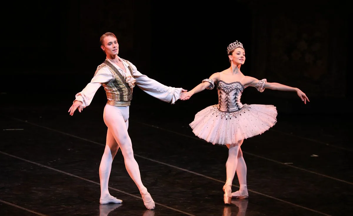 36 Nutcracker with Nicoletta Manni and Timofej Andrijashenko. Photo by Brescia e Amisano ©Teatro alla Scala jpg 36 - Nutcracker with Nicoletta Manni and Timofej Andrijashenko. Photo by Brescia e Amisano ©Teatro alla Scala