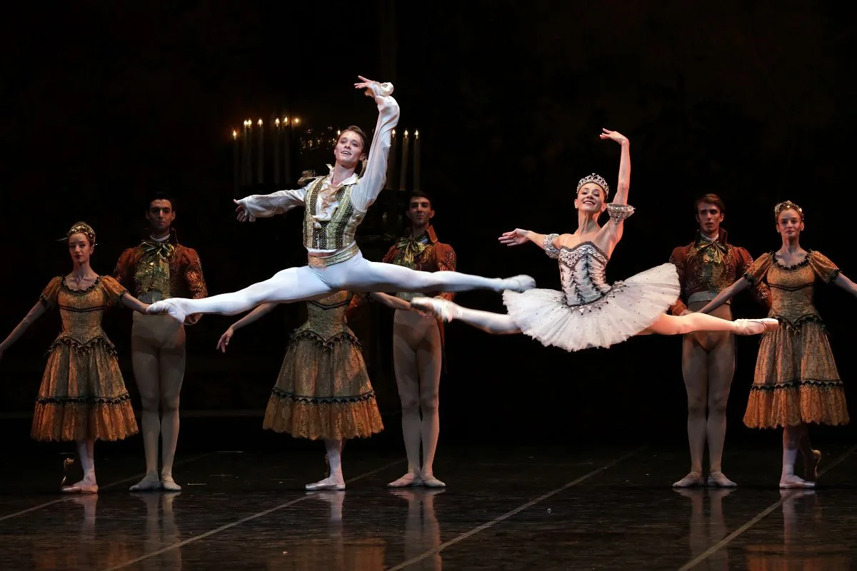 42 Nutcracker with Nicoletta Manni and Timofej Andrijashenko. Photo by Brescia e Amisano ©Teatro alla Scala jpg 42 - Nutcracker with Nicoletta Manni and Timofej Andrijashenko. Photo by Brescia e Amisano ©Teatro alla Scala