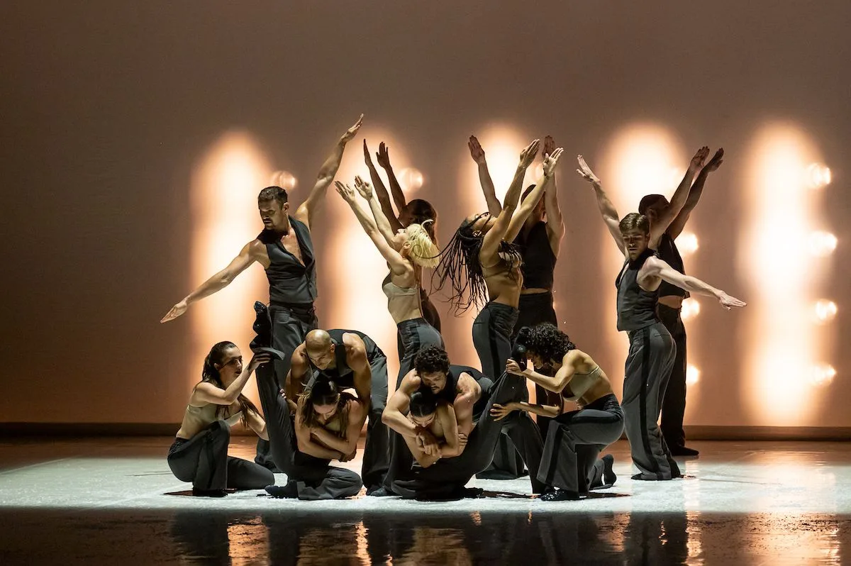 Ballets Jazz Montreal in Dance Me photo by Rolando Paolo Guerzoni 4 jpg Ballets Jazz Montréal in Dance Me, photo by Rolando Paolo Guerzoni - 4