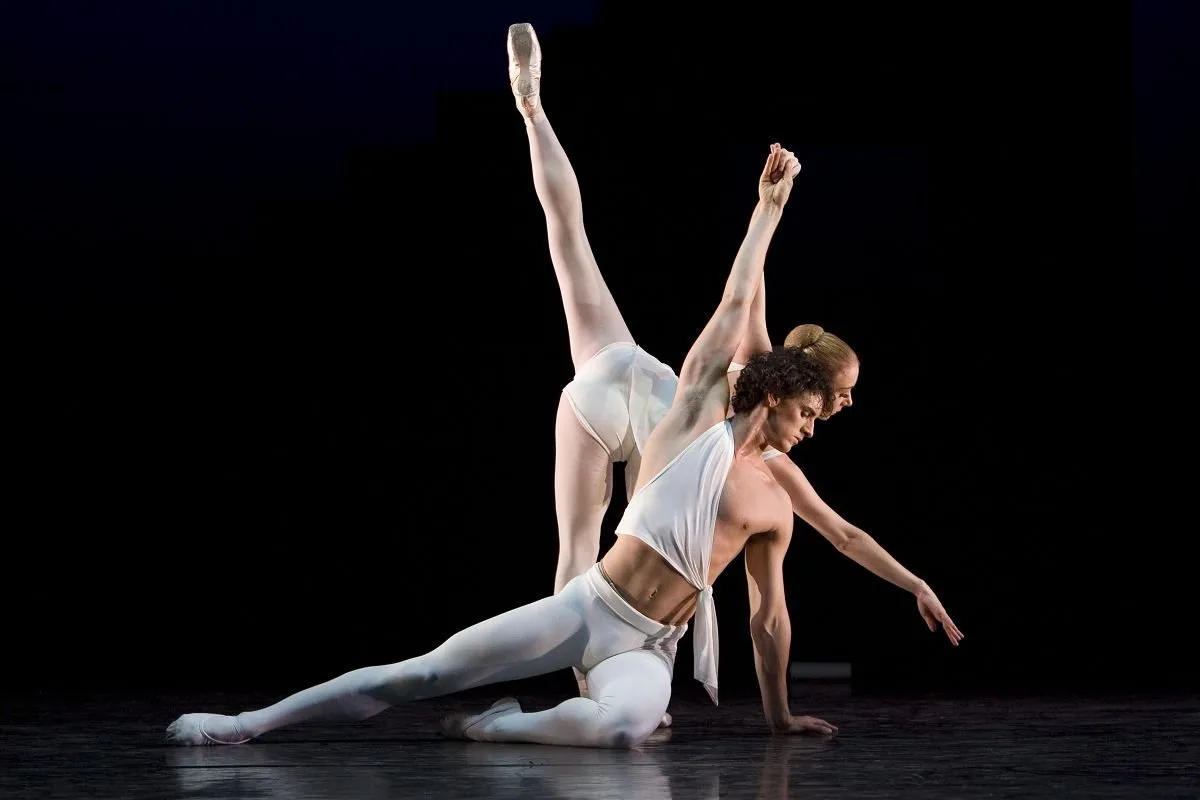 BRB Apollo 2006 Elisha Willis as Terpsichore and Iain Mackay has Apollo. Photo Bill Cooper jpg BRB Apollo 2006 Elisha Willis as Terpsichore and Iain Mackay has Apollo. Photo Bill Cooper