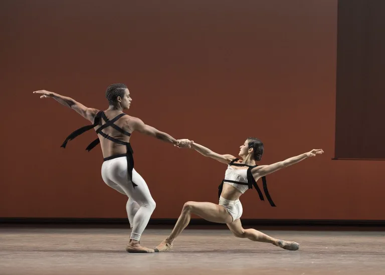 Marcelino Sambe and Mayara Magri in Corbantic Games, photo by Andrej Uspenski