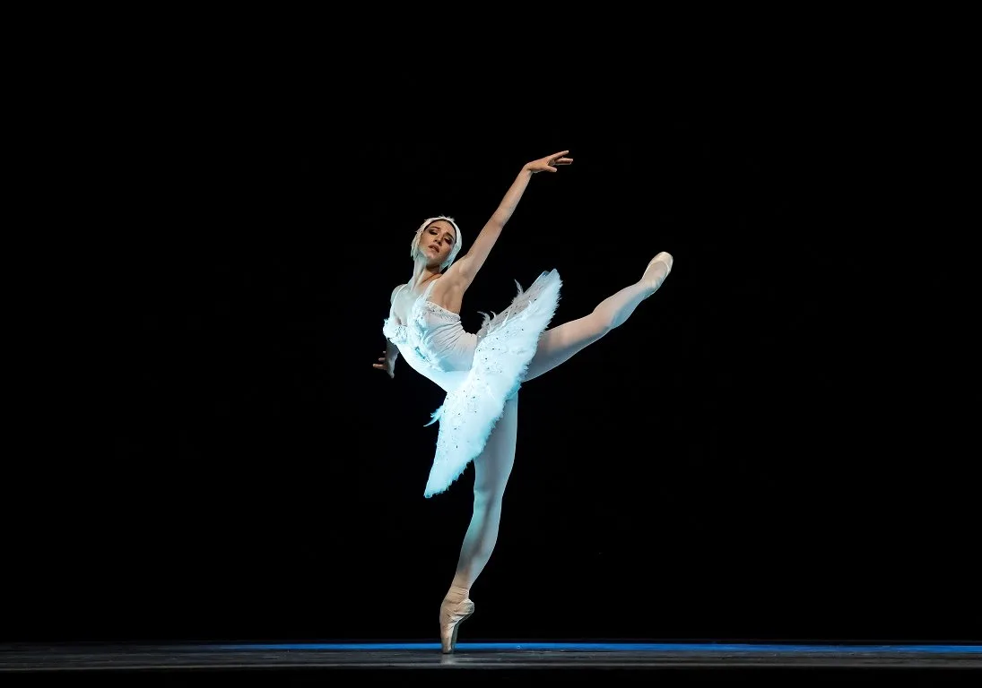 The Dying Swan Maria Beck Stars on the Yellowstone photo Nicholas Mackay MACKAY PRODUCTIONS 775 jpg The Dying Swan - Maria Beck, Stars on the Yellowstone, photo Nicholas Mackay MACKAY PRODUCTIONS 775