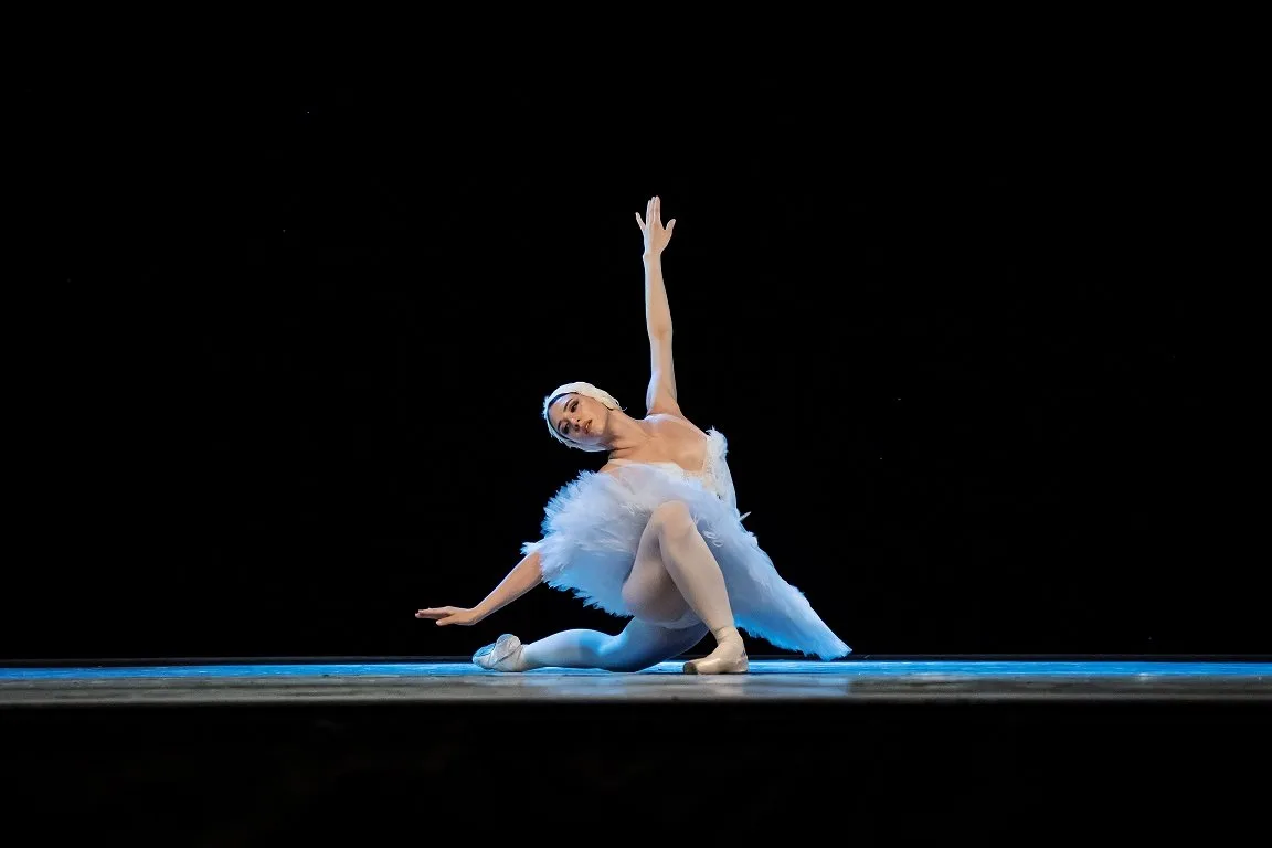 The Dying Swan Maria Beck Stars on the Yellowstone photo Nicholas Mackay MACKAY PRODUCTIONS 779 jpg The Dying Swan - Maria Beck, Stars on the Yellowstone, photo Nicholas Mackay MACKAY PRODUCTIONS 779
