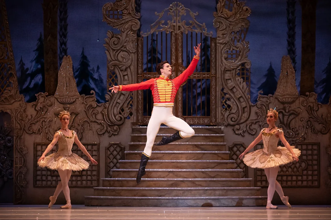 07 The Royal Ballets Nutcracker 2023 Leo Dixon as Hans Peter photo by Alice Pennefather jpg 07 The Royal Ballet's Nutcracker 2023 - Leo Dixon as Hans Peter, photo by Alice Pennefather