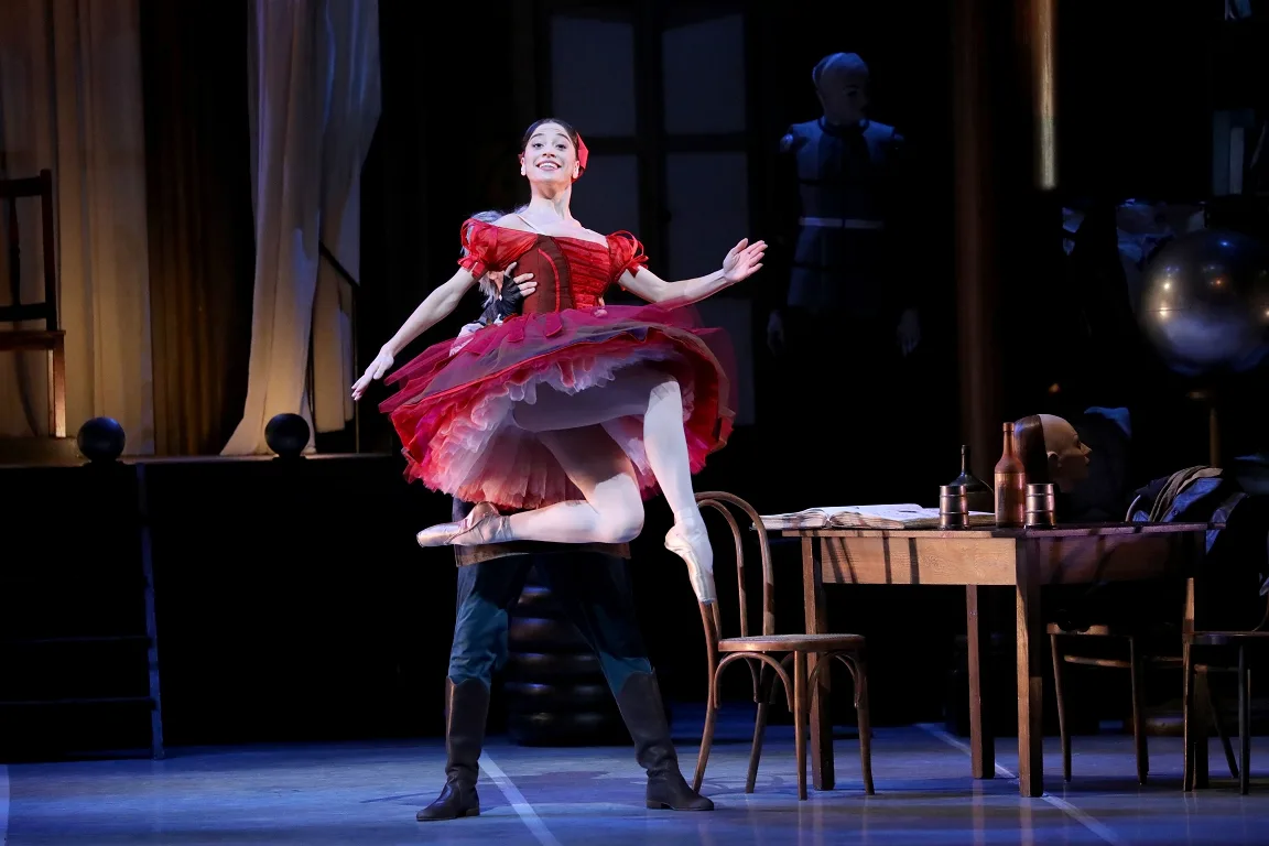 20 Coppelia Alice Mariani Massimo Dalla Mora photo by Brescia and Amisano Teatro alla Scala 2024 jpg 20 - Coppélia - Alice Mariani, Massimo Dalla Mora, photo by Brescia and Amisano, Teatro alla Scala 2024