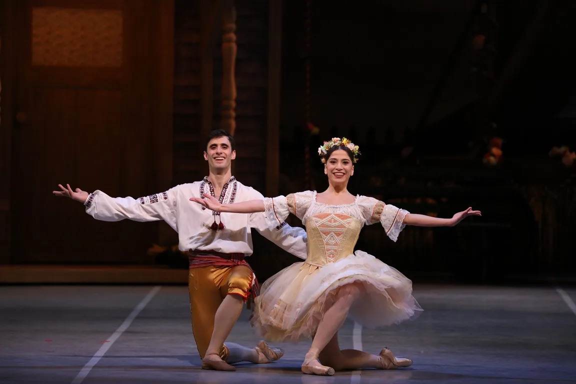 37 Coppelia Alice Mariani and Nicola Del Freo photo by Brescia and Amisano Teatro alla Scala 2024 jpg 37 - Coppélia - Alice Mariani and Nicola Del Freo, photo by Brescia and Amisano, Teatro alla Scala 2024