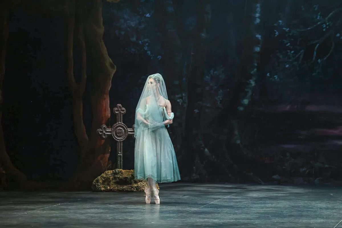 Giselle English National Ballet with Alison McWhinney as Myrtha photo by Dasa Wharton 2024 2 jpg Giselle - English National Ballet with Alison McWhinney as Myrtha, photo by Dasa Wharton 2024 - 2