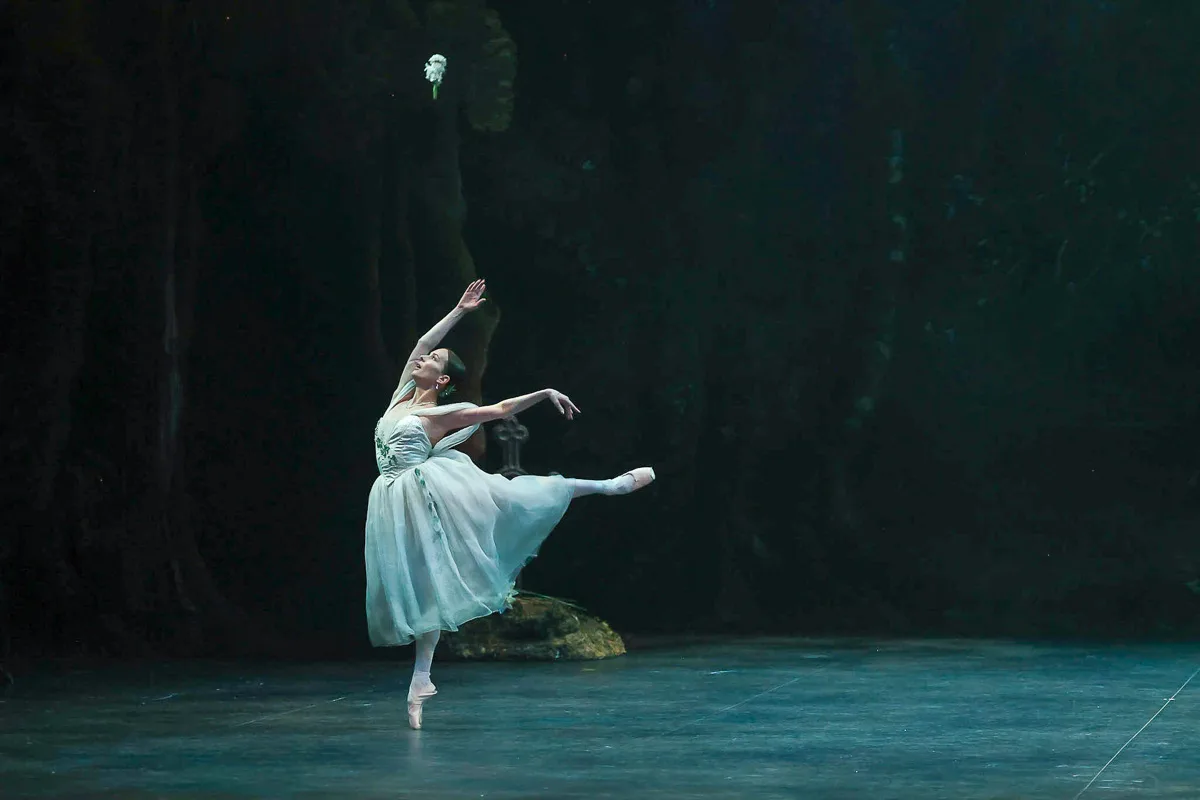 Giselle English National Ballet with Katja Khaniukova as Giselle and Aitor Arrieta as Albrecht photo by Dasa Wharton 2024 9 jpg Giselle - English National Ballet with Katja Khaniukova as Giselle and Aitor Arrieta as Albrecht, photo by Dasa Wharton 2024 - 9