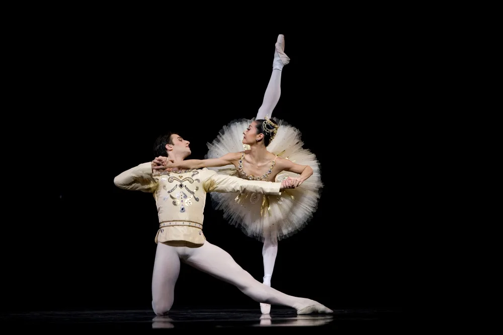 Yuan Yuan Tan and Ruben Martin Cintas in Balanchines Diamonds Choreography by George Balanchine © The George Balanchine Trust Photo © Erik Tomasson jpg Yuan Yuan Tan and Rubén Martín Cintas in Balanchine's Diamonds, Choreography by George Balanchine © The George Balanchine Trust; Photo © Erik Tomasson