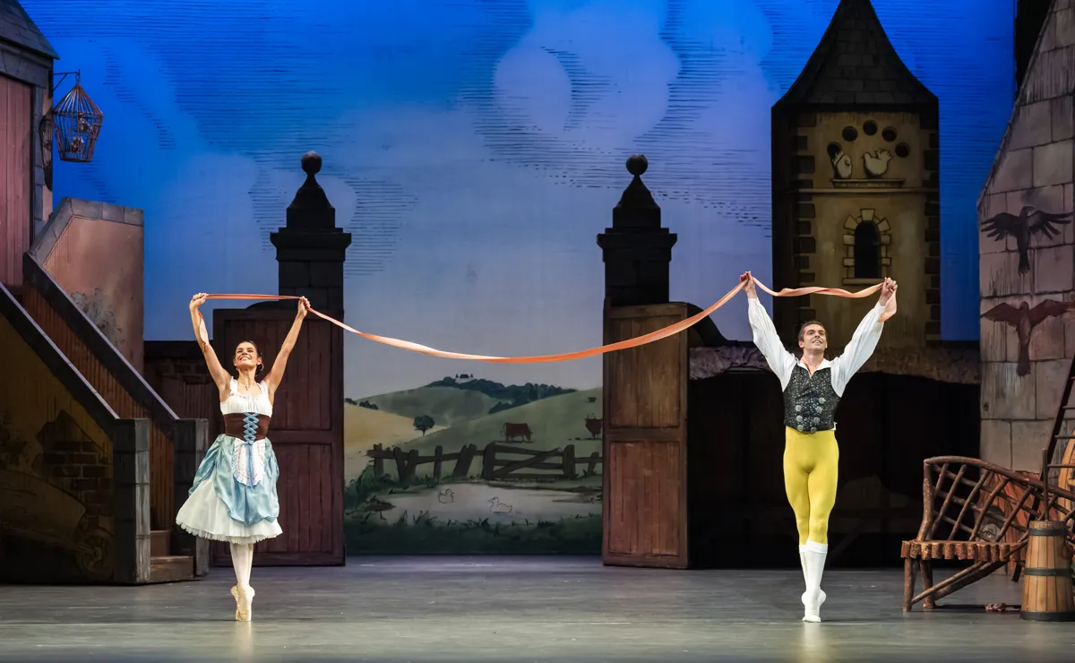 05 La Fille mal gardee Birmingham Royal Ballet photo by Tristam Kenton 05 - La Fille mal gardée - Birmingham Royal Ballet, photo by Tristam Kenton