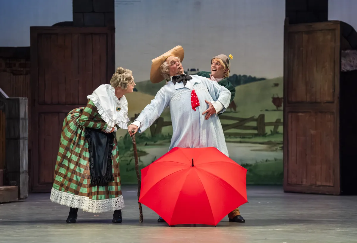 09 La Fille mal gardee Birmingham Royal Ballet photo by Tristam Kenton 09 - La Fille mal gardée - Birmingham Royal Ballet, photo by Tristam Kenton