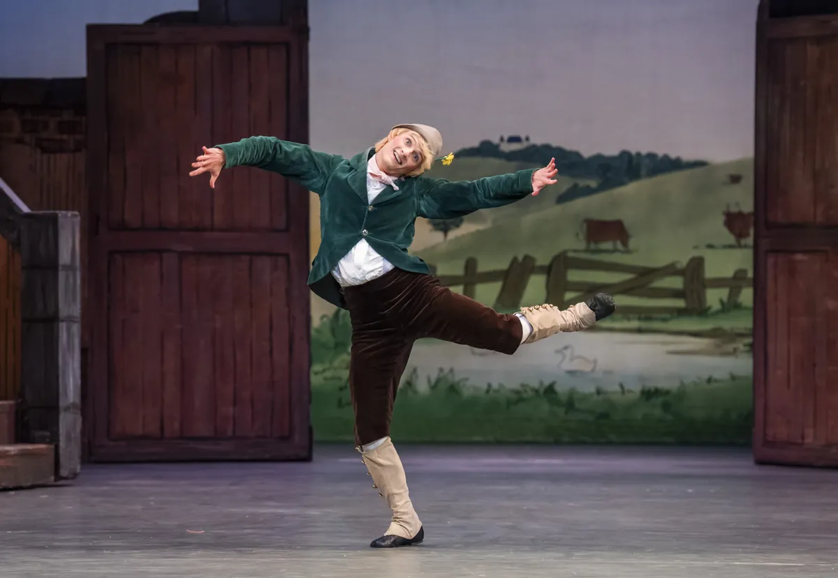 11 La Fille mal gardee Birmingham Royal Ballet photo by Tristam Kenton 11 - La Fille mal gardée - Birmingham Royal Ballet, photo by Tristam Kenton
