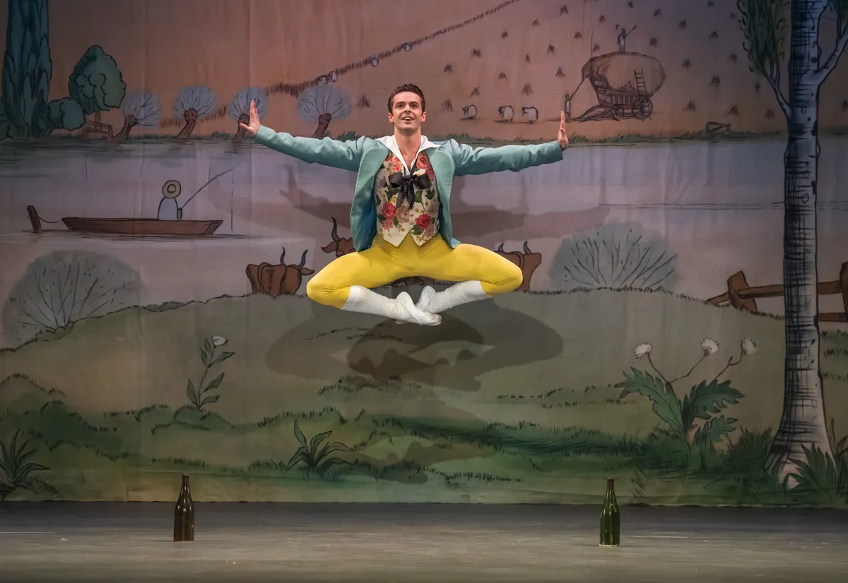 16 La Fille mal gardee Birmingham Royal Ballet photo by Tristam Kenton 16 - La Fille mal gardée - Birmingham Royal Ballet, photo by Tristam Kenton