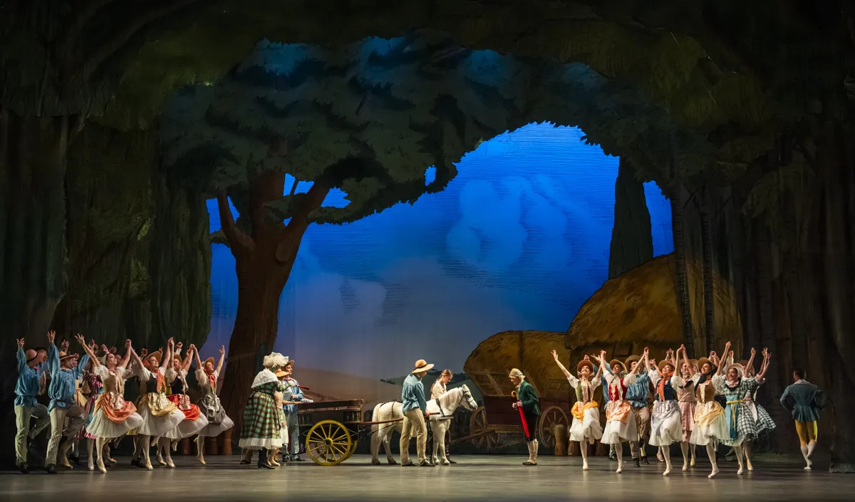 20 La Fille mal gardee Birmingham Royal Ballet photo by Tristam Kenton 20 - La Fille mal gardée - Birmingham Royal Ballet, photo by Tristam Kenton