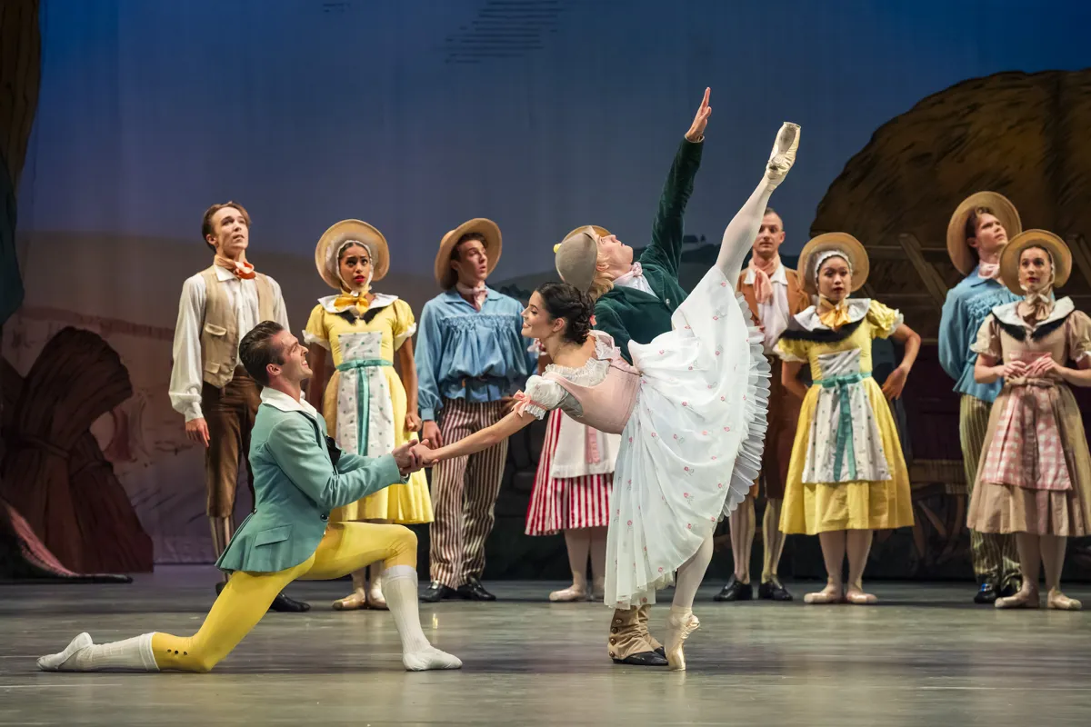 23 La Fille mal gardee Birmingham Royal Ballet photo by Tristam Kenton 23 - La Fille mal gardée - Birmingham Royal Ballet, photo by Tristam Kenton