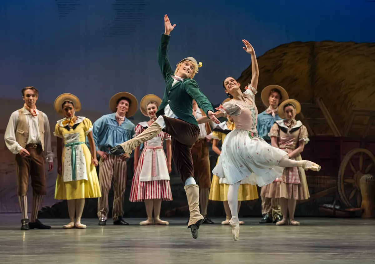 25 La Fille mal gardee Birmingham Royal Ballet photo by Tristam Kenton 25 - La Fille mal gardée - Birmingham Royal Ballet, photo by Tristam Kenton