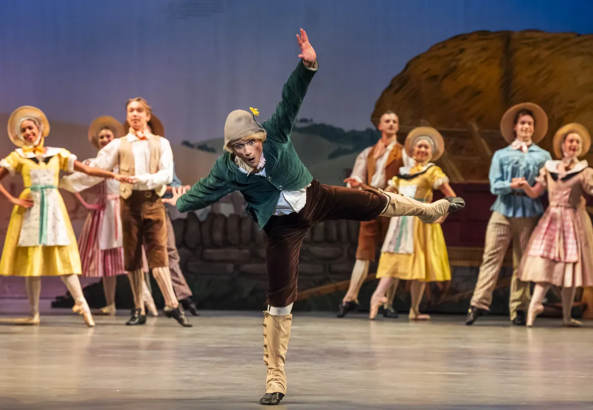 26 La Fille mal gardee Birmingham Royal Ballet photo by Tristam Kenton 26 - La Fille mal gardée - Birmingham Royal Ballet, photo by Tristam Kenton