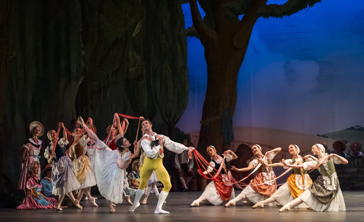30 La Fille mal gardee Birmingham Royal Ballet photo by Tristam Kenton 30 - La Fille mal gardée - Birmingham Royal Ballet, photo by Tristam Kenton