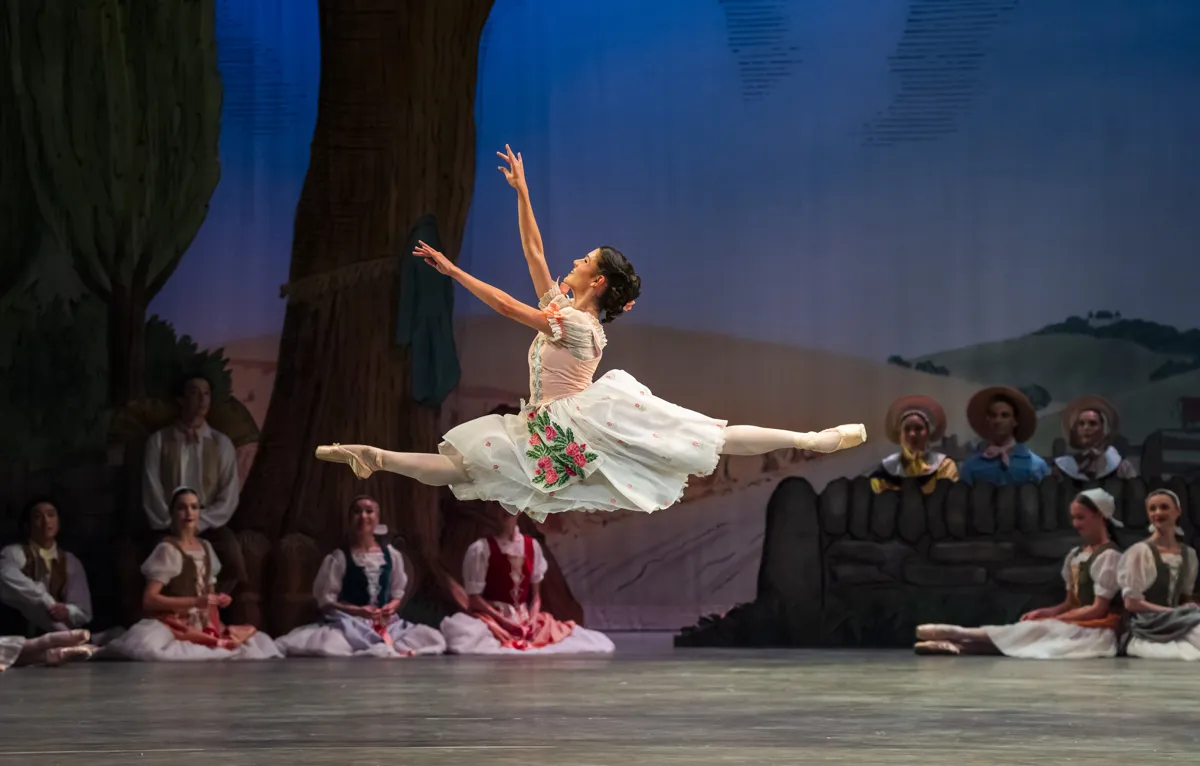 36 La Fille mal gardee Birmingham Royal Ballet photo by Tristam Kenton 36 - La Fille mal gardée - Birmingham Royal Ballet, photo by Tristam Kenton