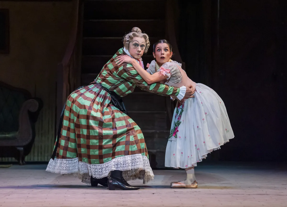 41 La Fille mal gardee Birmingham Royal Ballet photo by Tristam Kenton 41 - La Fille mal gardée - Birmingham Royal Ballet, photo by Tristam Kenton