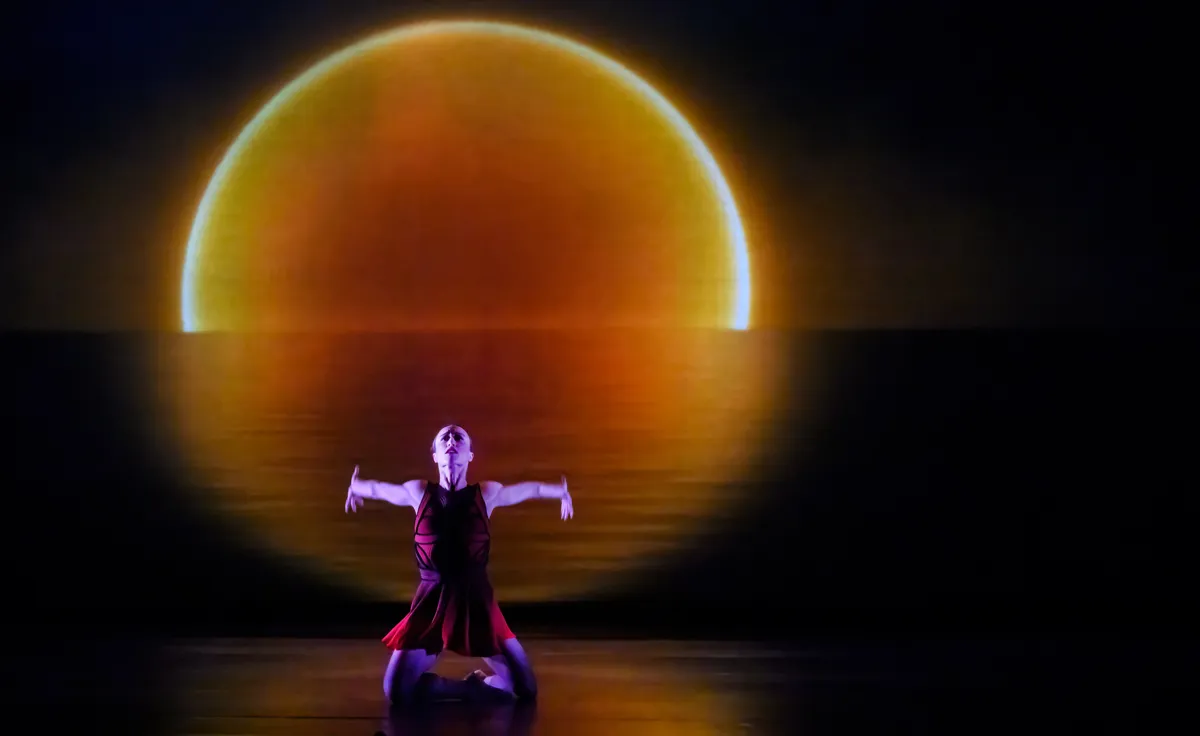 UNWAVERING Choreography Thais Suarez Beatrice Parma credit Katja Ogrin6 UNWAVERING Choreography Thais Suarez - Beatrice Parma - credit Katja Ogrin(6)
