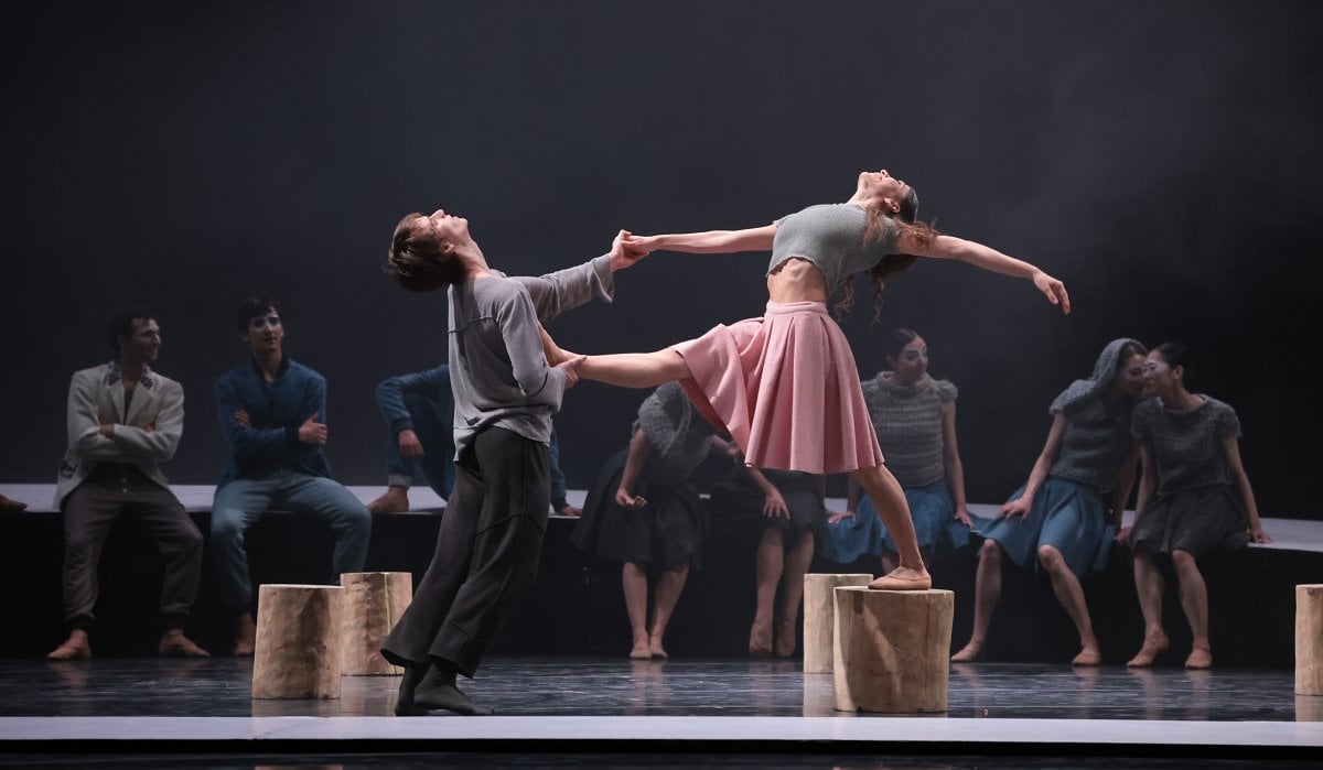 Navrin Turnbull and Alice Mariani e il corpo di ballo ph Brescia e Amisano cTeatro alla Scala Navrin Turnbull and Alice Mariani e il corpo di ballo ph Brescia e Amisano (c)Teatro alla Scala