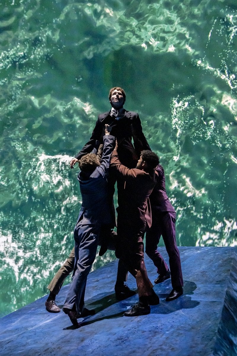 Quadrophenia a Mod Ballet – Paris Fitzpatrick Will Bozier Curtis Angus Dylan Jones Seirian Griffiths © Johan Persson Quadrophenia, a Mod Ballet – Paris Fitzpatrick, Will Bozier, Curtis Angus, Dylan Jones, Seirian Griffiths © Johan Persson