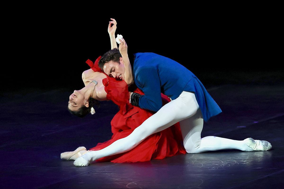 Alina Cojocaru and Matthew Ball in Marguerite and Armand 2 Alina Cojocaru and Matthew Ball in Marguerite and Armand (2)
