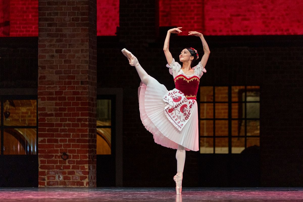 Coppelia Daichi Ikaraschi and Sae Maeda Rocchetta Grand Jete photo by Graham Spicer 2025 7 Coppélia - Daichi Ikaraschi and Sae Maeda - Rocchetta Grand Jeté, photo by Graham Spicer 2025 - 7