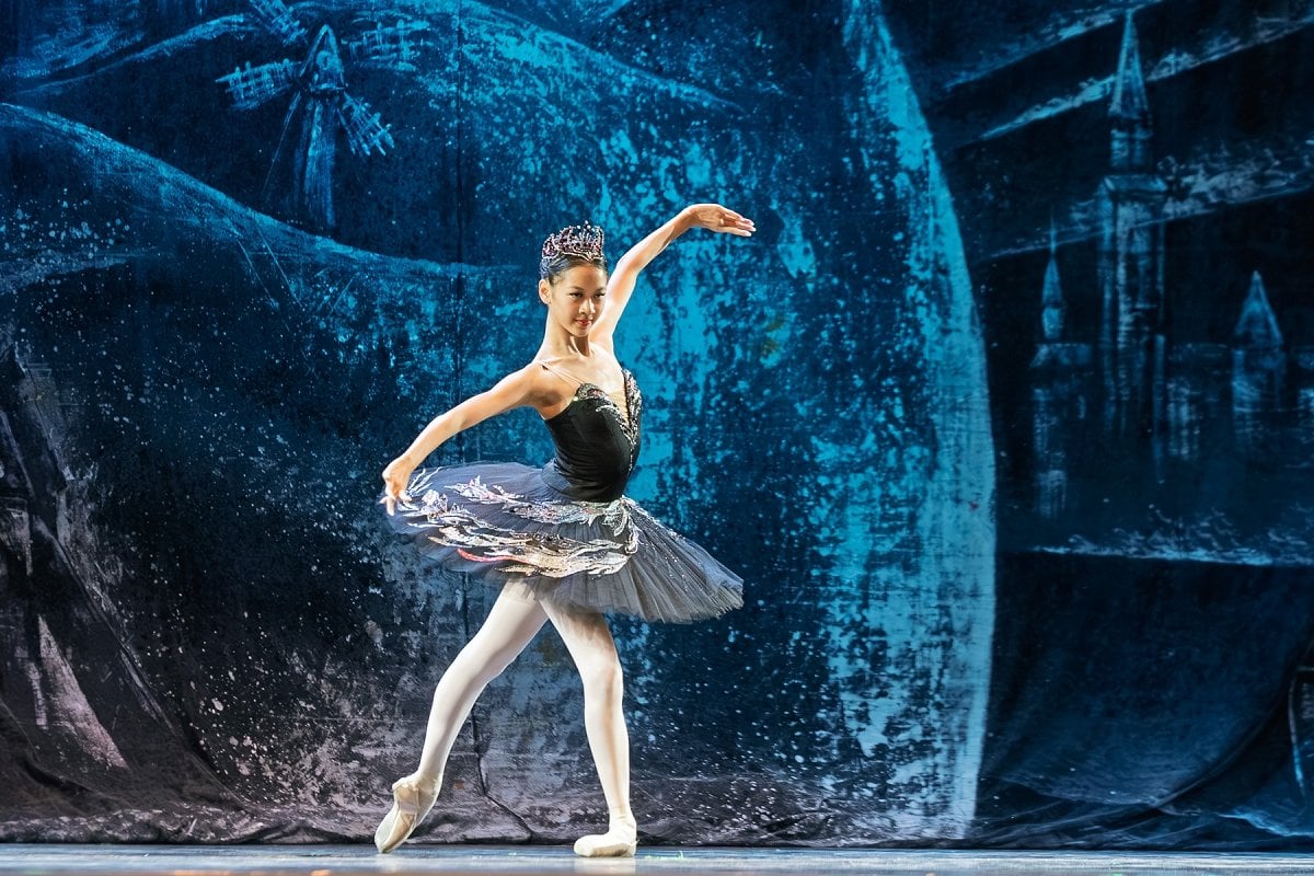 BLACK SWAN VARIATION FROM SWAN LAKE KIERA SUN photo by Graham Spicer YGPE 2025 BLACK SWAN VARIATION FROM SWAN LAKE - KIERA SUN - photo by Graham Spicer, YGPE 2025