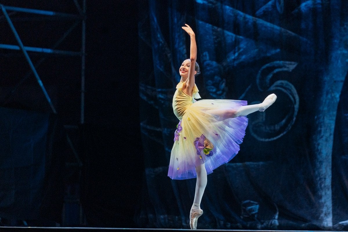 DANCE OF PEACE FROM COPPELIA DIANA LEVINE 15 MILEY LIU 14 SYDNEY QIAN 13 photo by Graham Spicer 2025 1 DANCE OF PEACE FROM COPPELIA - DIANA LEVINE, 15, MILEY LIU, 14, SYDNEY QIAN, 13 - photo by Graham Spicer 2025_1