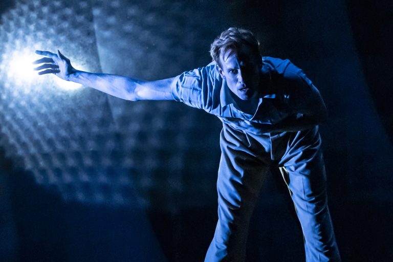 Edward Watson in A Single Man (c)2025 Johan Persson