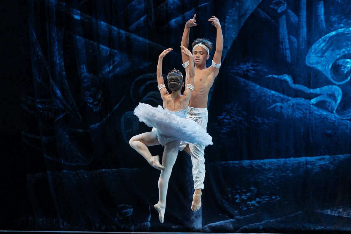 LE CORSAIRE ACT II PAS DE DEUX AUREA GOMIZ 10 and NICO BORRERO 14 photo by Graham Spicer 2025 4 LE CORSAIRE ACT II PAS DE DEUX - ÀUREA GÓMIZ, 10 and NICO BORRERO, 14 - photo by Graham Spicer 2025_4