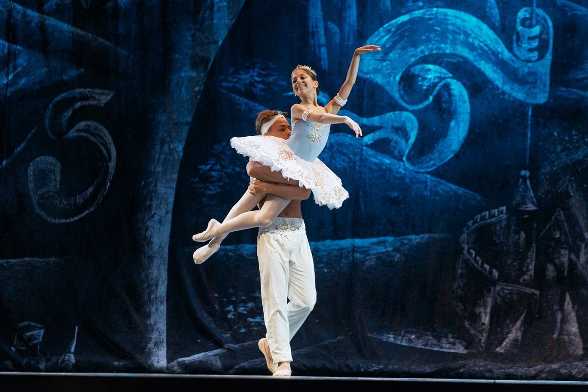 LE CORSAIRE ACT II PAS DE DEUX AUREA GOMIZ 10 and NICO BORRERO 14 photo by Graham Spicer 2025 5 LE CORSAIRE ACT II PAS DE DEUX - ÀUREA GÓMIZ, 10 and NICO BORRERO, 14 - photo by Graham Spicer 2025_5