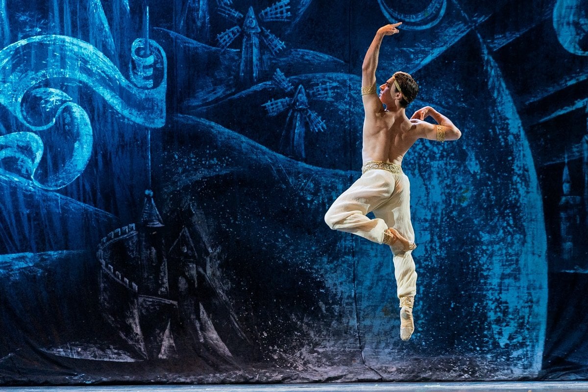 LE CORSAIRE ACT II PAS DE TROIS MARIA KHOREVA CONSTANTINE ALLEN GIULIO DILIGENTE photo by Graham Spicer 2025 LE CORSAIRE ACT II PAS DE TROIS - MARIA KHOREVA, CONSTANTINE ALLEN, GIULIO DILIGENTE - photo by Graham Spicer 2025