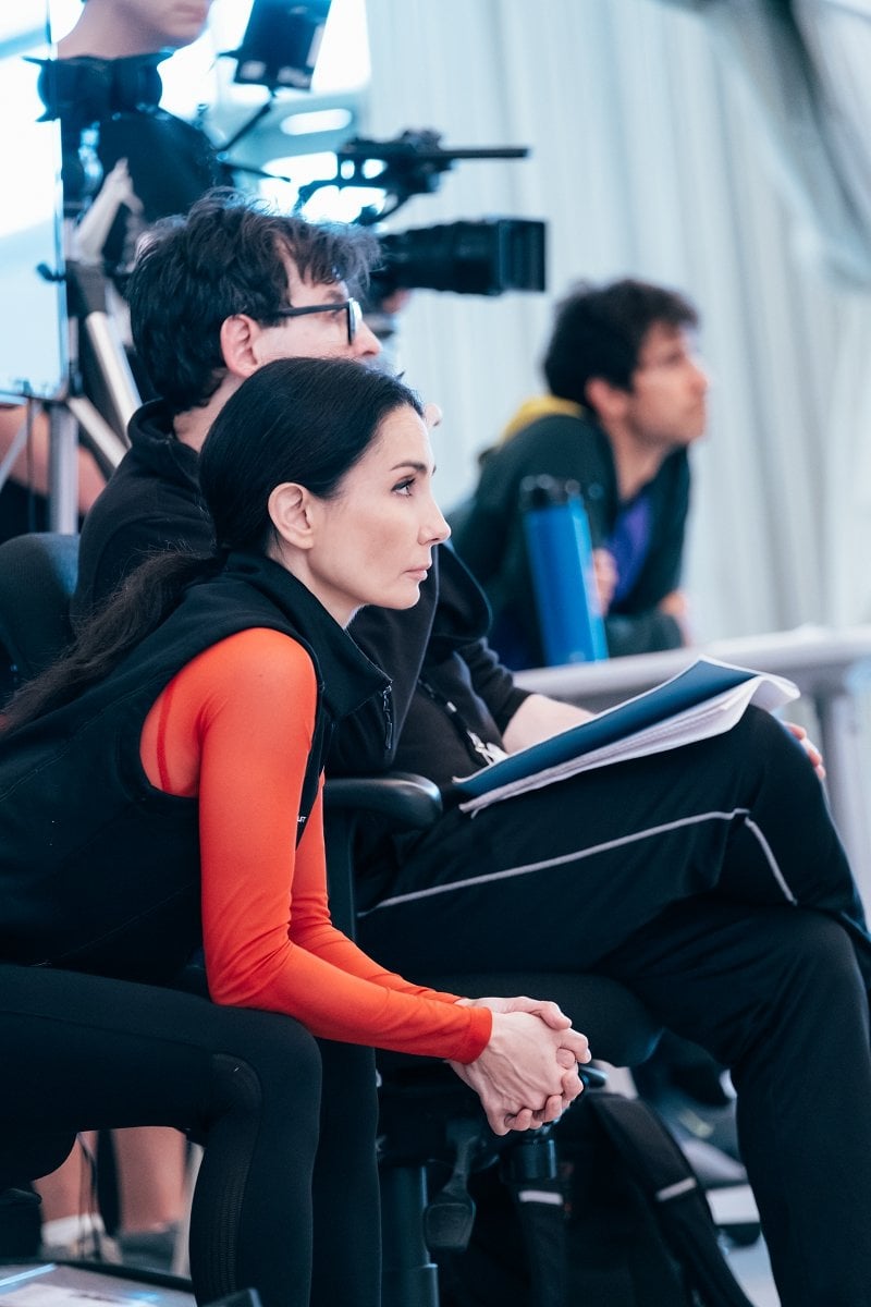 Tamara Rojo watching rehearsal for her Raymonda © San Francisco Ballet photo by Lindsey Rallo Tamara Rojo watching rehearsal for her Raymonda © San Francisco Ballet, photo by Lindsey Rallo