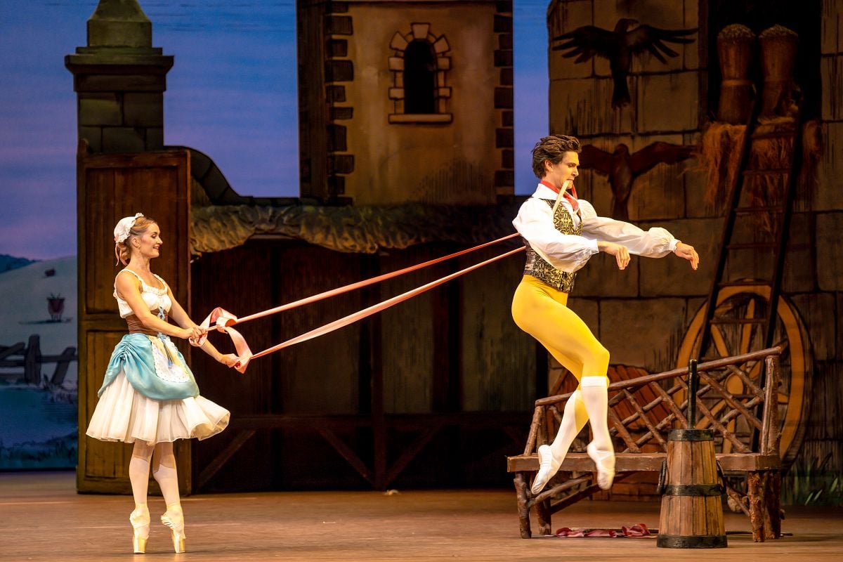Anna Rose OSullivan as Lise and William Bracewell as Colas in La Fille mal gardee The Royal Ballet ©2025 RBO. Photographed by Andrej Uspenski 1 Anna Rose O'Sullivan as Lise and William Bracewell as Colas in La Fille mal gardée, The Royal Ballet ©2025 RBO. Photographed by Andrej Uspenski (1)