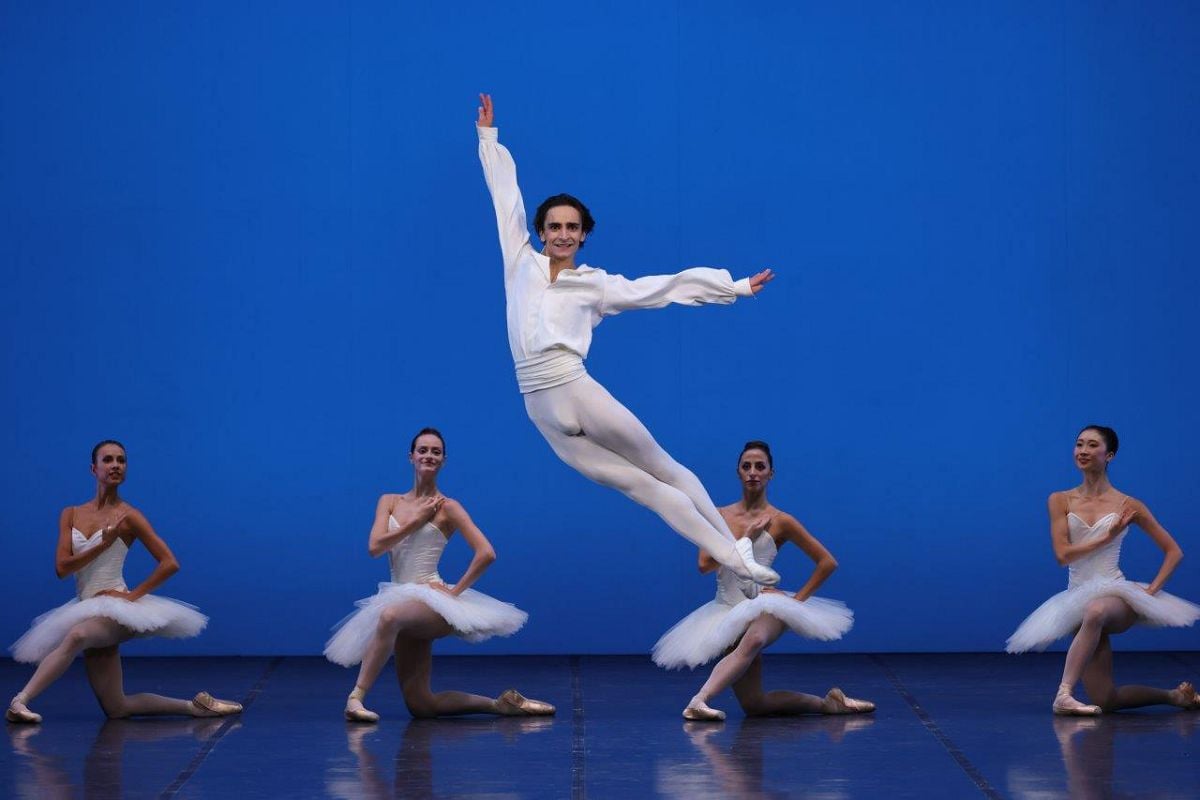 Darius Gramada e il Corpo di Ballo ph Brescia e Amisano © Teatro alla Scala 2 Darius Gramada e il Corpo di Ballo ph Brescia e Amisano © Teatro alla Scala (2)