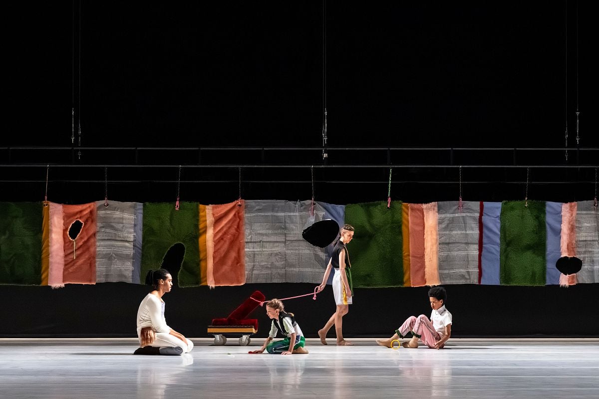 Dancers L R Harry Alexander Archie McCourt Jules Cunningham Nathan Hamilton MarkingTime Slant JulesCunningham cFoteini Christofilopoulou 17 3 Dancers (L-R) Harry Alexander, Archie McCourt, Jules Cunningham, Nathan Hamilton _MarkingTime_Slant_JulesCunningham (c)Foteini Christofilopoulou-17-3