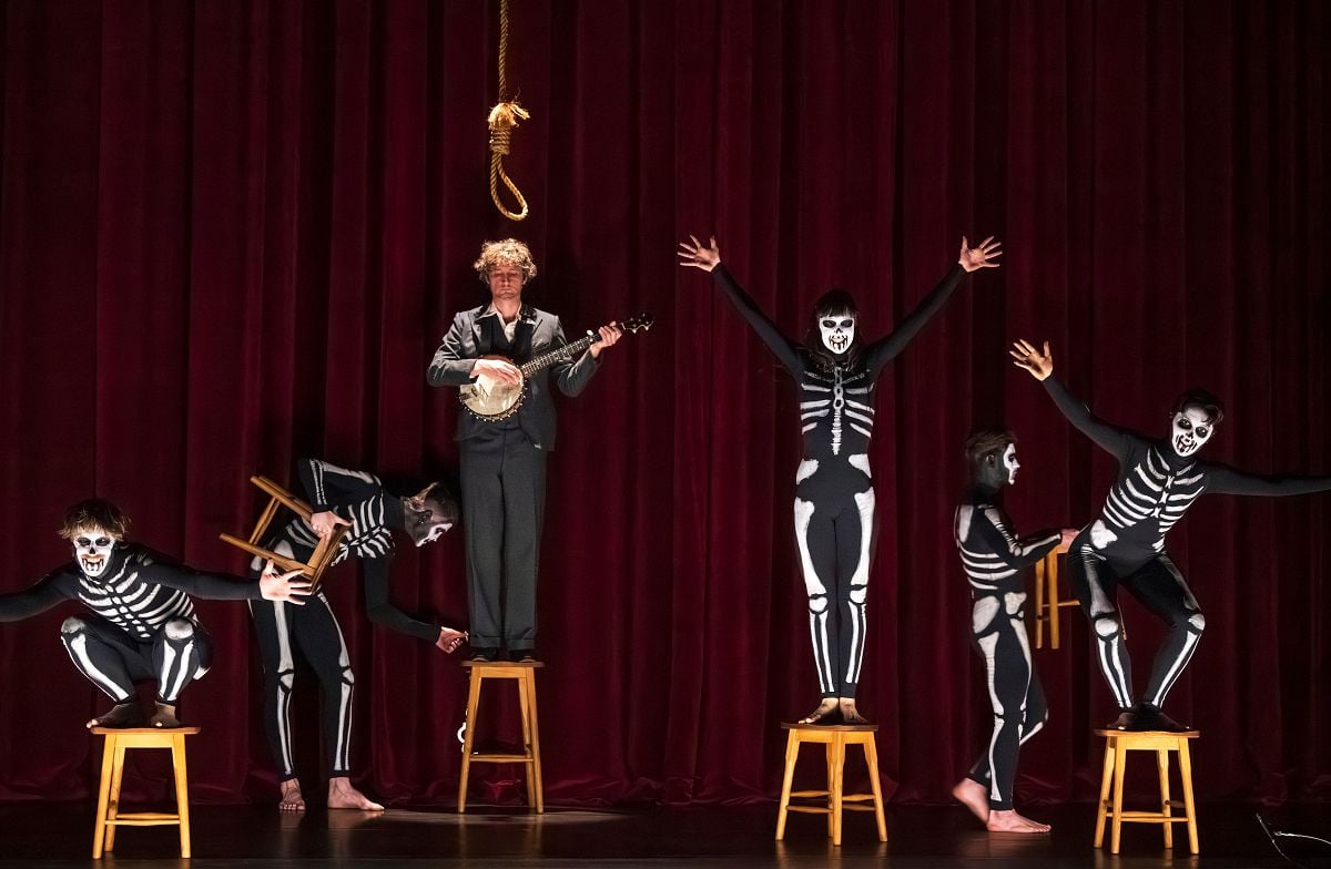 MarkingTime TheOnlyTune MichaelKeeganDolan NicoMuhly SadlersWellsTheatre cFoteiniChristofilopoulou 82 MarkingTime_TheOnlyTune_MichaelKeeganDolan_NicoMuhly_SadlersWellsTheatre_(c)FoteiniChristofilopoulou-82