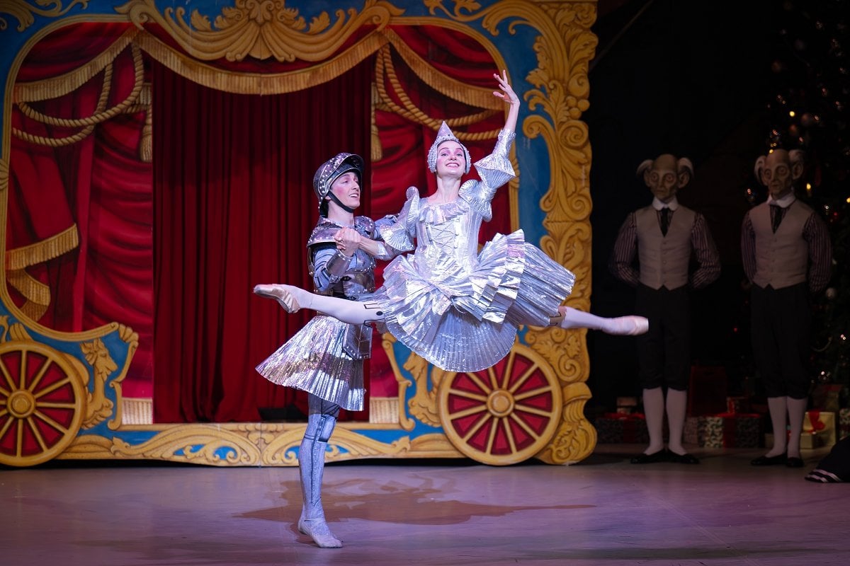 Noam Durand as Knight Doll and Francesca Velicu as Fair Maiden Doll in Aaron S. Watkin and Arielle Smiths Nutcracker c Photography by ASH Noam Durand as Knight Doll and Francesca Velicu as Fair Maiden Doll in Aaron S. Watkin and Arielle Smith’s Nutcracker (c) Photography by ASH