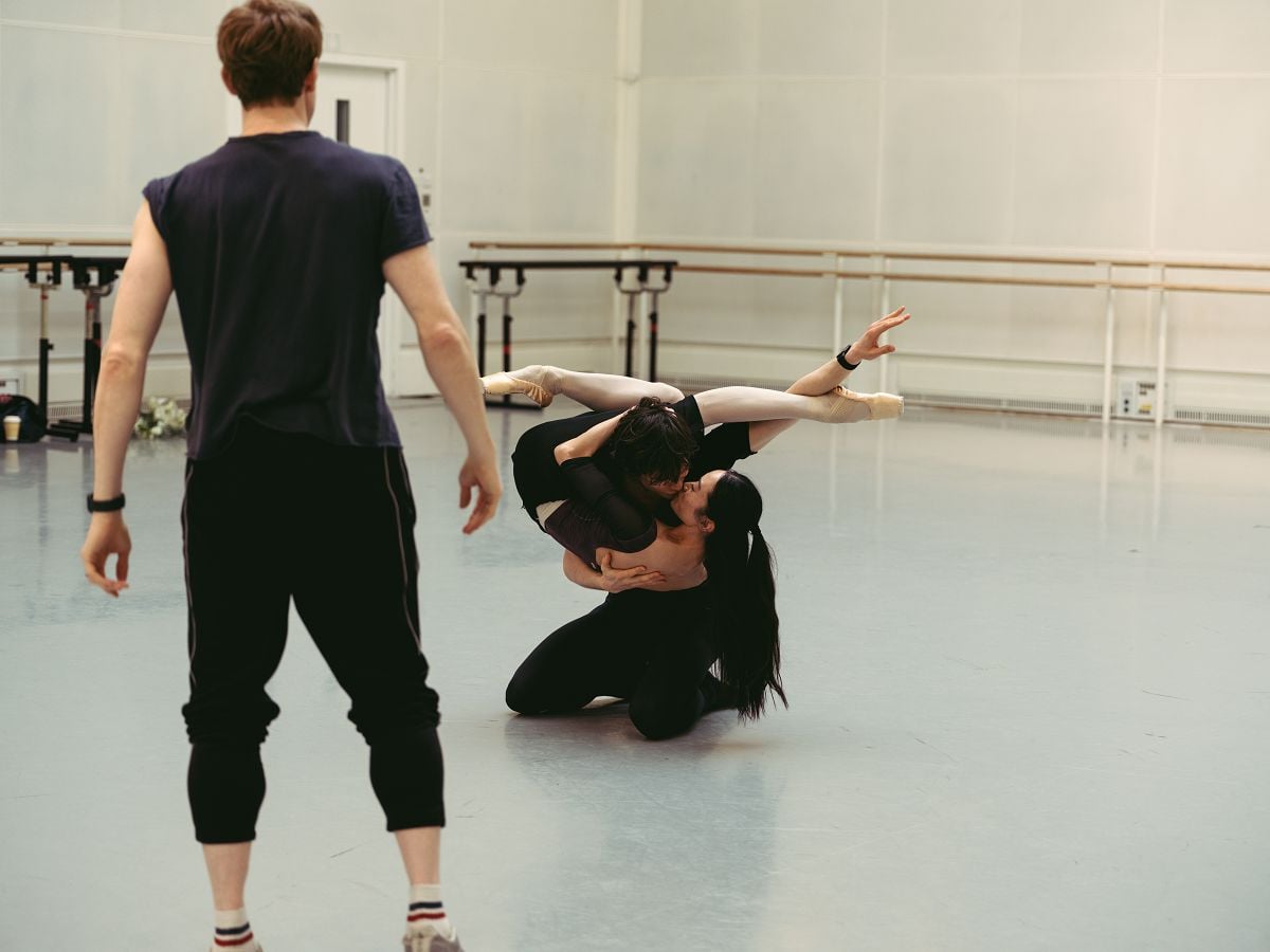 William Bracewell with Fumi Kaneko and Edward Watson in rehearsals for Mayerling photo by Melissa Schriek 2026 DSCF3115 William Bracewell with Fumi Kaneko and Edward Watson in rehearsals for Mayerling, photo by Melissa Schriek 2026 - DSCF3115